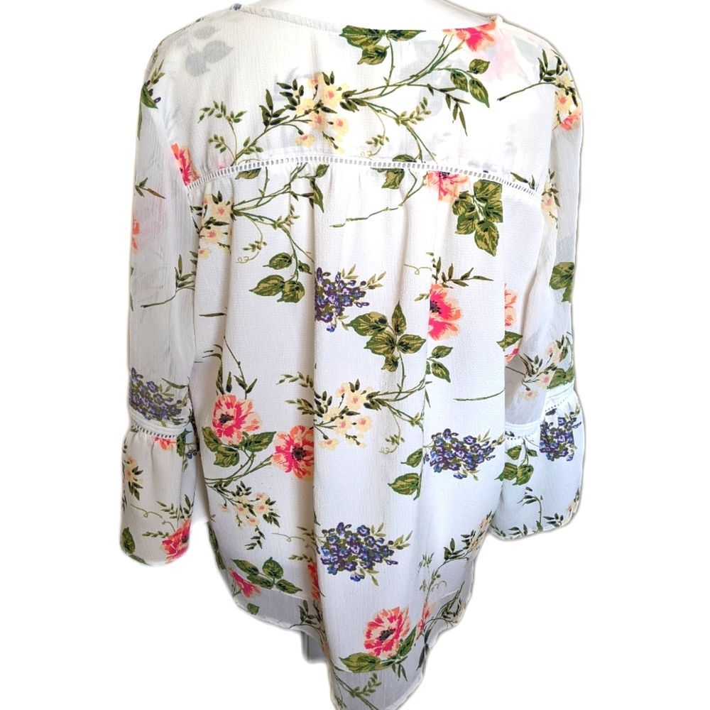 Fever v-neck, 3/4 bell sleeves, floral print blouse, off white base, size XL - Picture 2 of 6